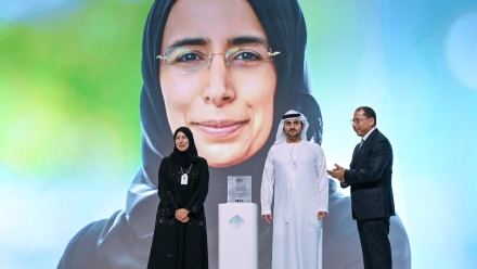 Photo: Maktoum bin Mohammed honours Qatar’s Minister of Public Health with Best Minister Award