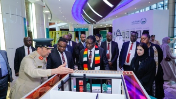 Photo: Zimbabwean President lauds Dubai's innovative policing technologies during visit to Dubai Police General Headquarters