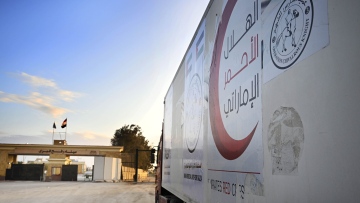 Photo: 14-truck UAE aid convoy enters Gaza Strip as part of Operation ‘Gallant Knight 3’