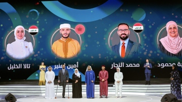 Photo: Mohammed bin Rashid honours Arab Hope Makers