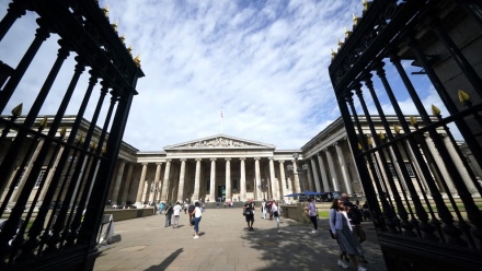 Photo: British Museum shuts doors to visitors early after protest
