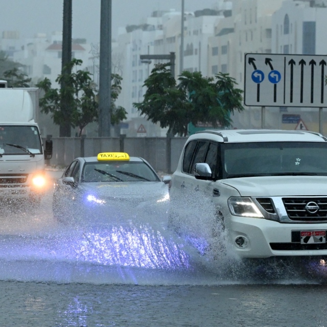 Photo: UAE announces end of weather fluctuations, efforts continue to complete recovery phase