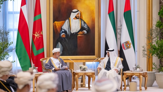 Photo: UAE President, Sultan of Oman discuss strengthening fraternal relations, regional developments