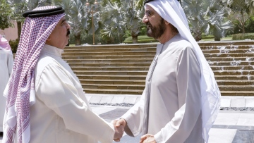 Photo: Mohammed bin Rashid meets with King of Bahrain in Abu Dhabi