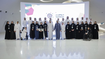 Photo: Mohammed bin Rashid meets with 200 Emirati young people in 'Youth Retreat'