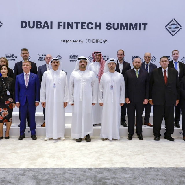 Photo: Maktoum bin Mohammed engages with global policy makers and financial industry leaders at the second Dubai FinTech Summit