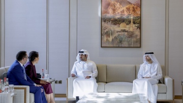 Photo: Maktoum bin Mohammed meets with President and CEO of State Street Global Advisors