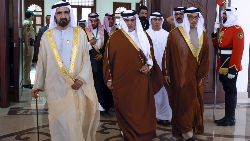 Photo: Mohammed bin Rashid arrives in Manama along with Mansour bin Zayed to participate in the 33rd Arab Summit