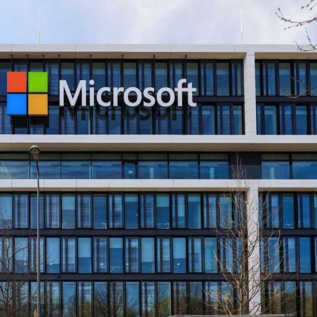 Photo: Global technical outages affect banks, airlines and broadcasters