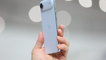 Photo: Apple Unveils New Ultra-Thin iPhone Air