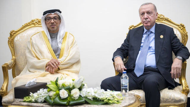 Photo: Mansour bin Zayed Holds Separate Meetings with Turkish President, Iraqi PM