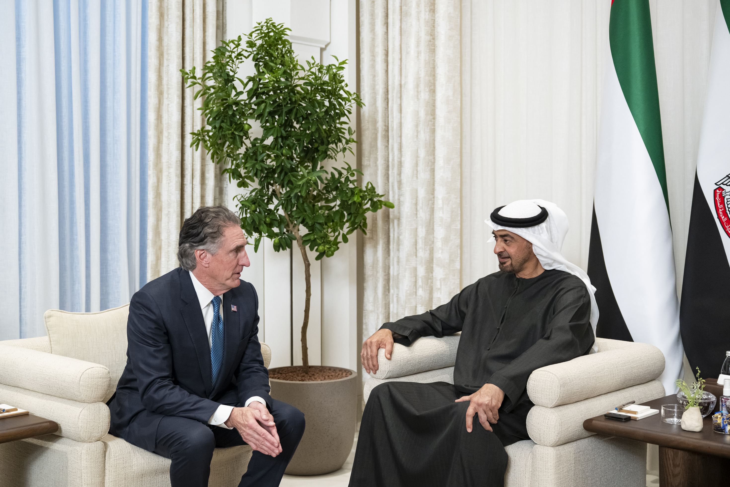 Združeni arabski emirati in ZDA okrepili sodelovanje na področju energije in umetne inteligence