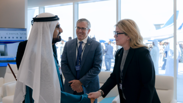 Photo: Mohammed bin Rashid Meets the Executive Vice President of Boeing Global