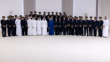 Photo: Mohammed bin Rashid Meets Emirates' Emirati Pilots at Dubai Airshow