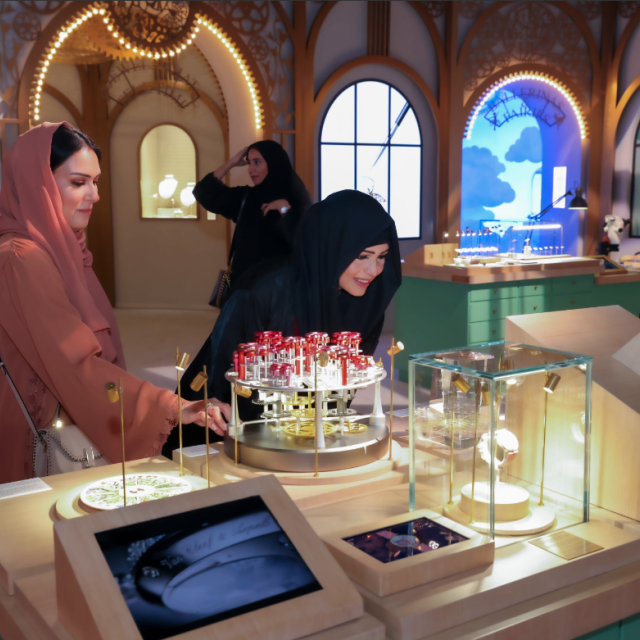 Photo: Latifa bint Mohammed Visits 7th edition of Dubai Watch Week