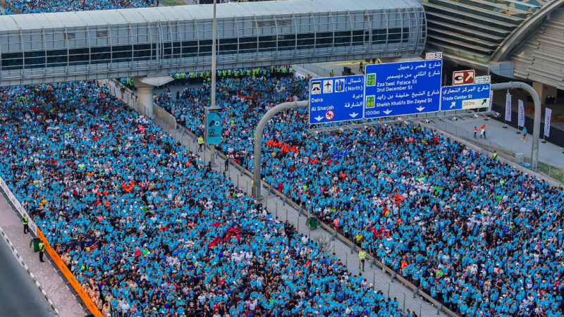Photo: Record 307,000 Runners Take Over Sheikh Zayed Road for Dubai Run