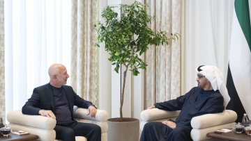 Photo: Sheikh Mohamed bin Zayed Meets Amazon Founder Jeff Bezos