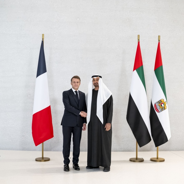 Photo: UAE President Welcomes French President to UAE