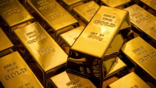 Gold Prices Fall On Monday