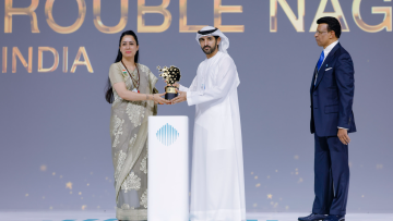 Photo: Hamdan bin Mohammed Honours Indian teacher Rouble Nagi with Global Teacher Prize