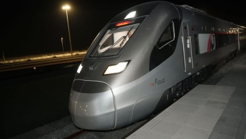 Photo: Abu Dhabi executes 'exceptional' transport of 350 passengers, showcasing crisis readiness
